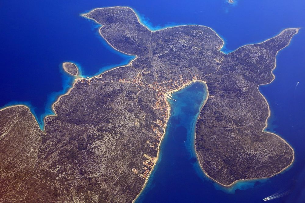 Luftbild Kaprije - Insel Otok Kaprije im Adriatisches Meer in Kaprije in Sibensko-kninska zupanija, Kroatien