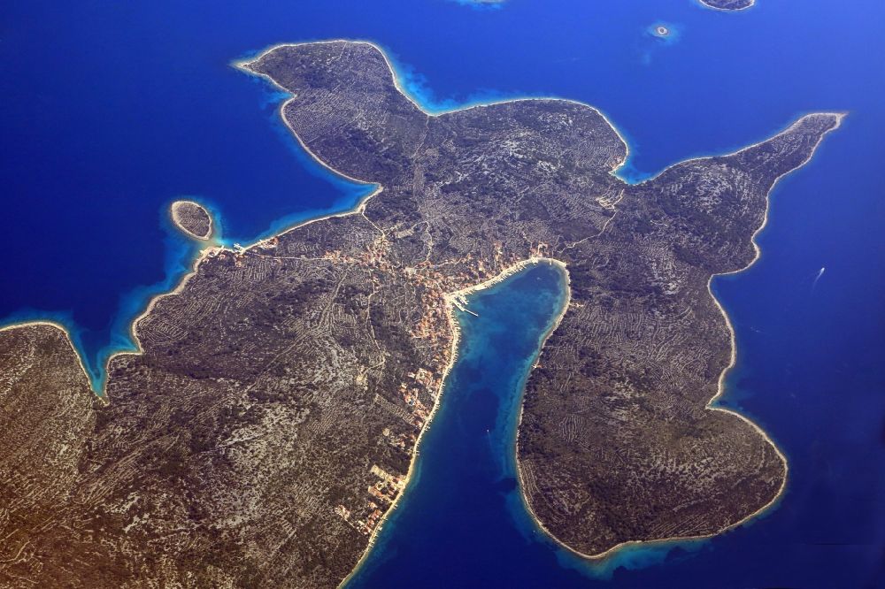 Luftaufnahme Kaprije - Insel Otok Kaprije im Adriatisches Meer in Kaprije in Sibensko-kninska zupanija, Kroatien