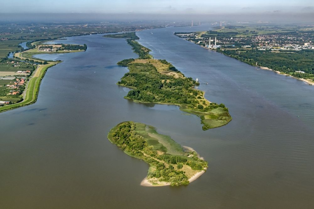 Hamburg aus der Vogelperspektive: Insel Schweinesand und Hanskalbsand am Ufer des Flußverlaufes Elbe in Hamburg, Deutschland