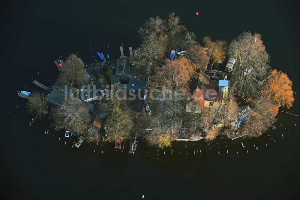 Berlin von oben - Insel am Ufer des Flußverlaufes der Havel in Berlin, Deutschland