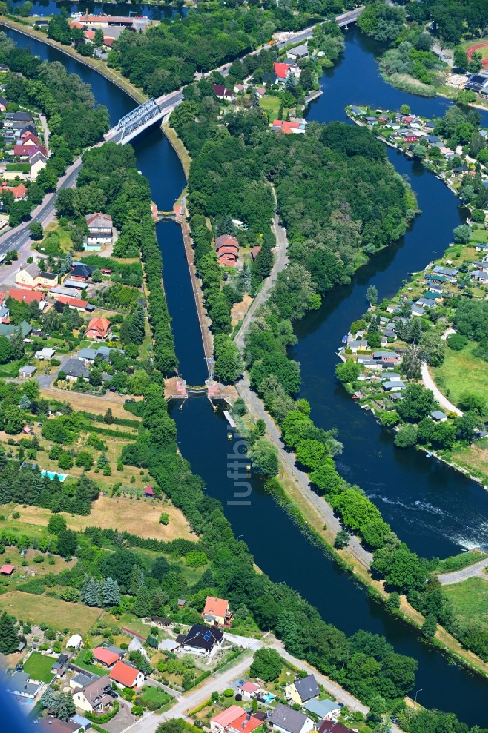 Luftbild Rathenow - Insel am Ufer des Flußverlaufes der Havel in Rathenow im Bundesland Brandenburg, Deutschland