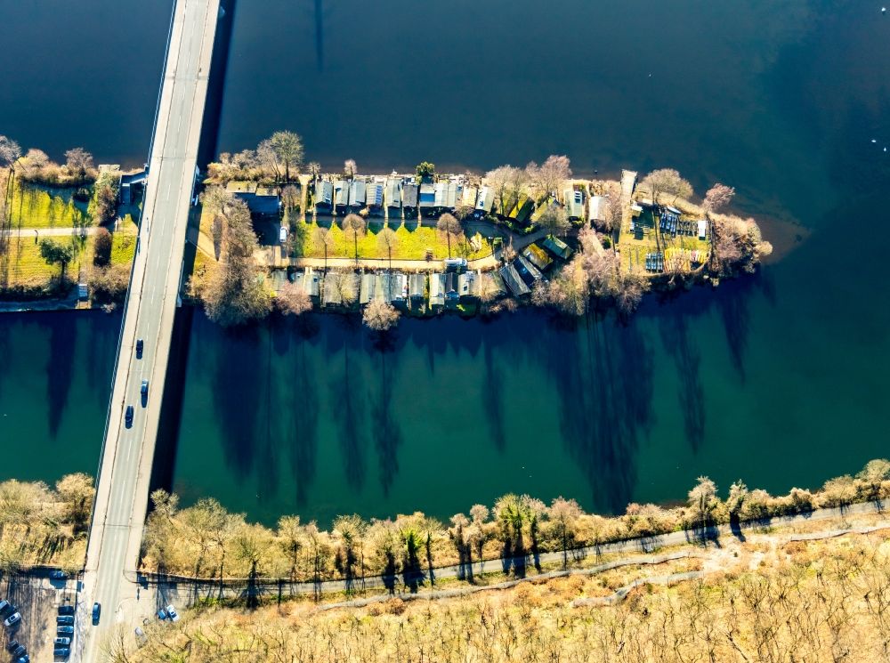 Luftbild Hagen - Insel am Ufer des Flußverlaufes der Ruhr mit Brückenbauwerk entlang der Dortmunder Straße im Ortsteil Syburg in Hagen im Bundesland Nordrhein-Westfalen, Deutschland