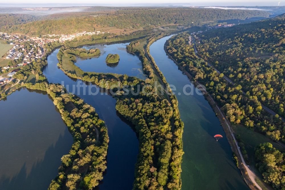 Luftaufnahme Chaligny - Insel am Ufer des Flußverlaufes zwischen Mosel und Canal de l'Est in Chaligny in Grand Est, Frankreich