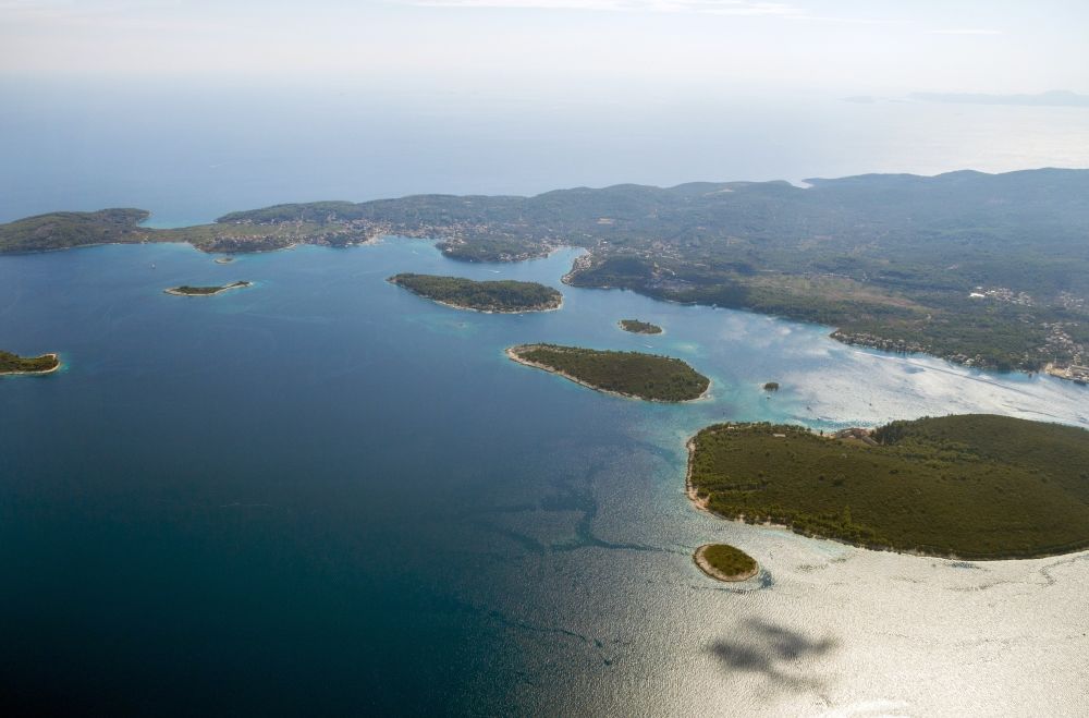 Korcula von oben - Inseln bei Korcula in der Adria in Kroatien