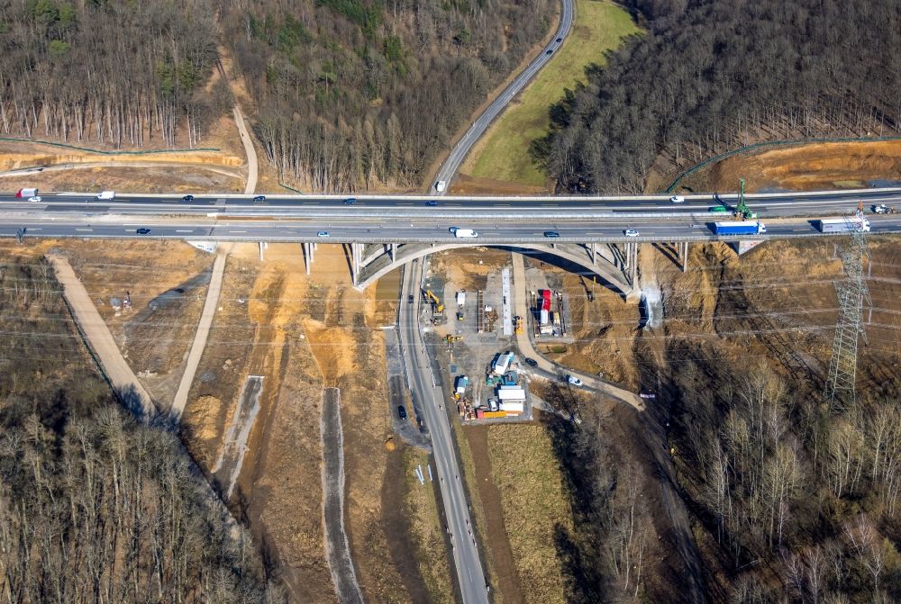 Luftbild Aßlar - Instandsetzung des Autobahn- Brückenbauwerk Talbrücke Bechlingen der Autobahn A45 der Sauerlandlinie in Aßlar im Bundesland Hessen, Deutschland