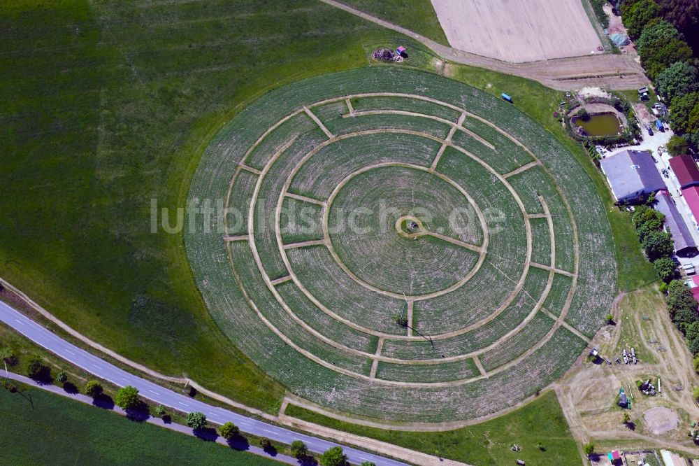 Luftbild Obernhain - Irrgarten Kellers Labyrinth auf einem Feld in Obernhain im Bundesland Hessen, Deutschland