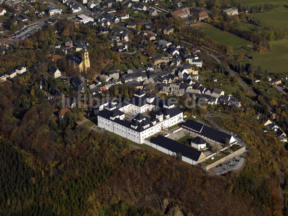 Augustusburg von oben - Jagdschloss Augustusburg auf dem Schellenberg in Sachsen