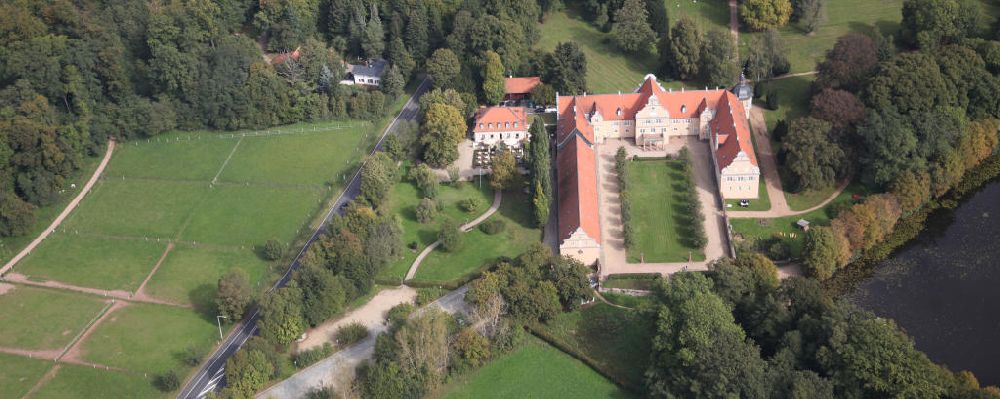 Luftaufnahme DARMSTADT - Jagdschloss Kranichstein im gleichnamigen Stadtteil im Norden von Darmstadt