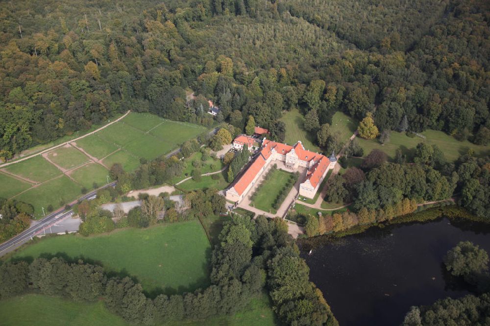 Luftbild DARMSTADT - Jagdschloss Kranichstein im gleichnamigen Stadtteil im Norden von Darmstadt