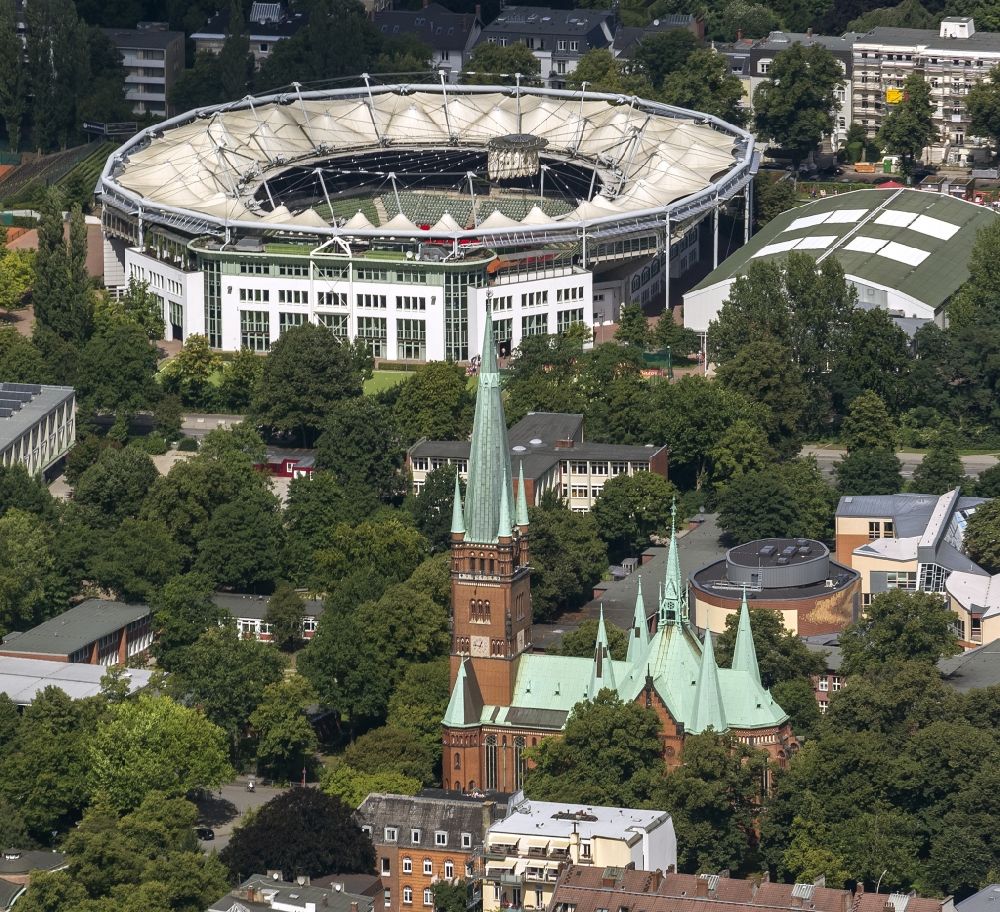 Hamburg von oben - Johanniskirche vor der Rothenbaum Arena in Hamburg