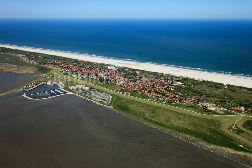 Luftbild Juist - Juist-Norddeich und kleiner Hafen in Niedersachsen