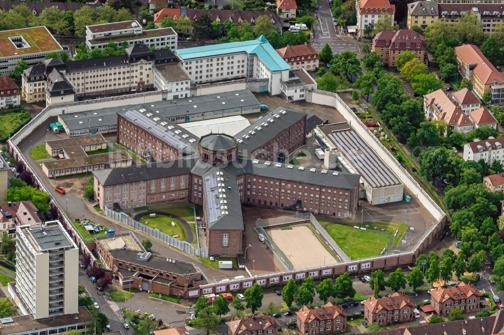 Luftaufnahme Freiburg im Breisgau - Justizvollzugsanstalt Freiburg im Bundesland Baden-Württemberg, Deutschland