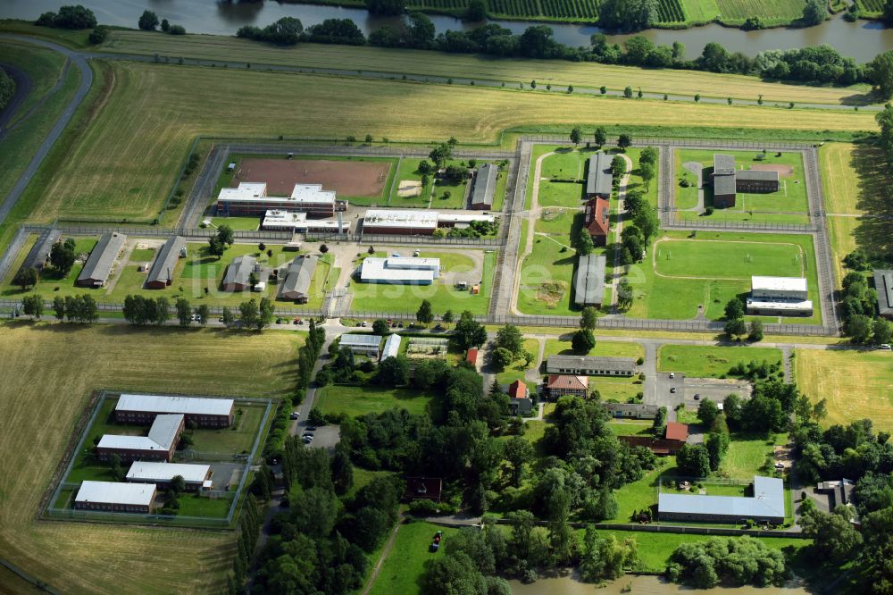 Jork aus der Vogelperspektive: Justizvollzugsanstalt JVA Hahnöfersand in Jork im Bundesland Niedersachsen, Deutschland