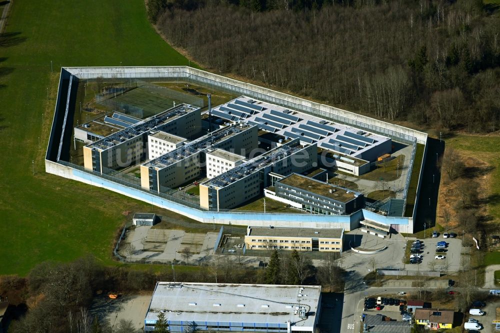 Kempten (Allgäu) aus der Vogelperspektive: Justizvollzugsanstalt JVA in Kempten (Allgäu) im Bundesland Bayern, Deutschland