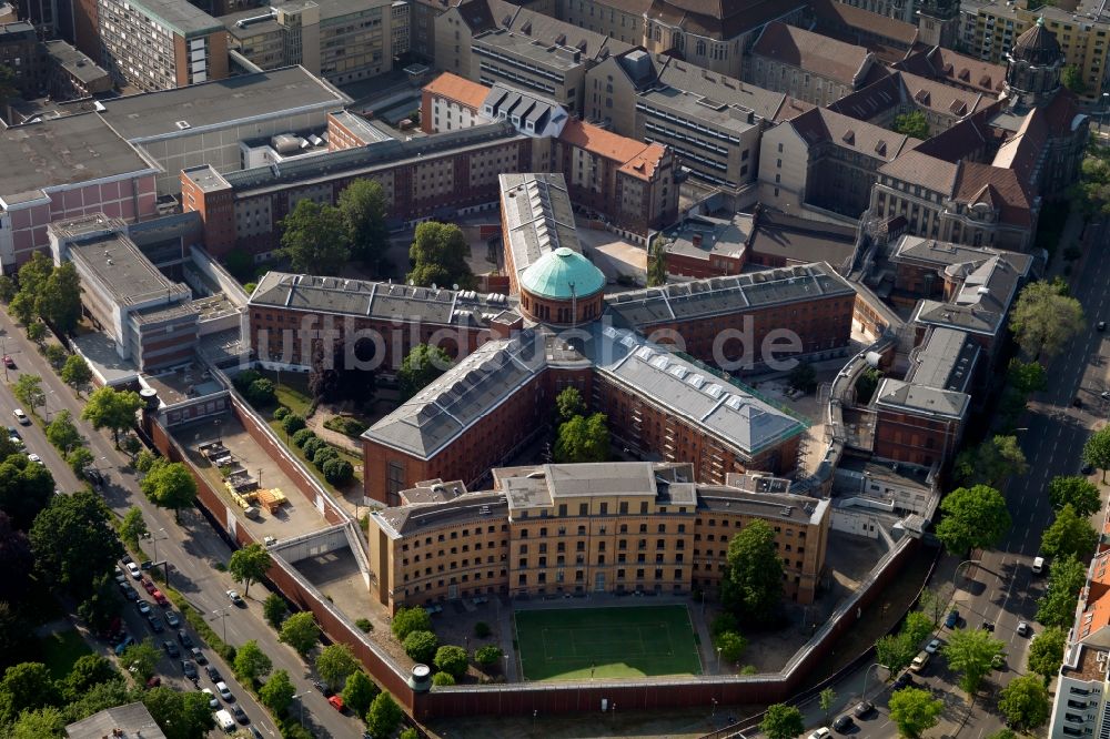 Luftbild Berlin - Justizvollzugsanstalt JVA Moabit - Untersuchungshaftanstalt für männliche Erwachsene im Land Berlin