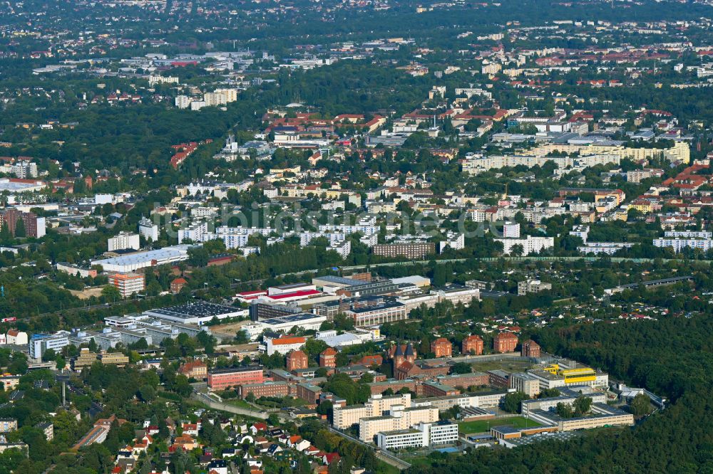 Luftaufnahme Berlin - Justizvollzugsanstalt JVA Tegel im Ortsteil Reinickendorf in Berlin, Deutschland