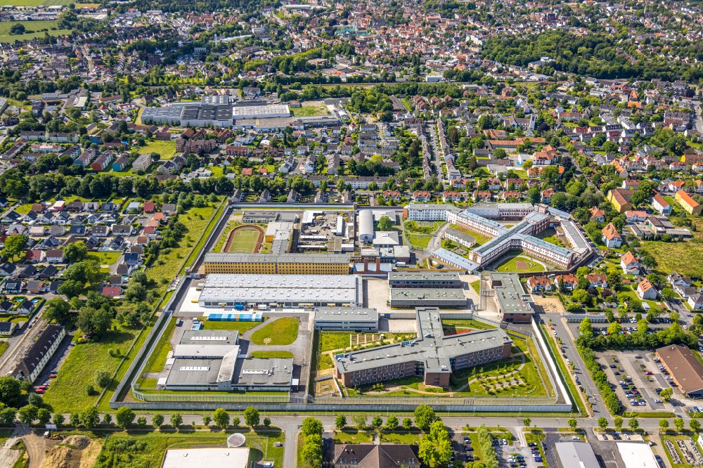 Werl von oben - Justizvollzugsanstalt JVA in Werl im Bundesland Nordrhein-Westfalen, Deutschland