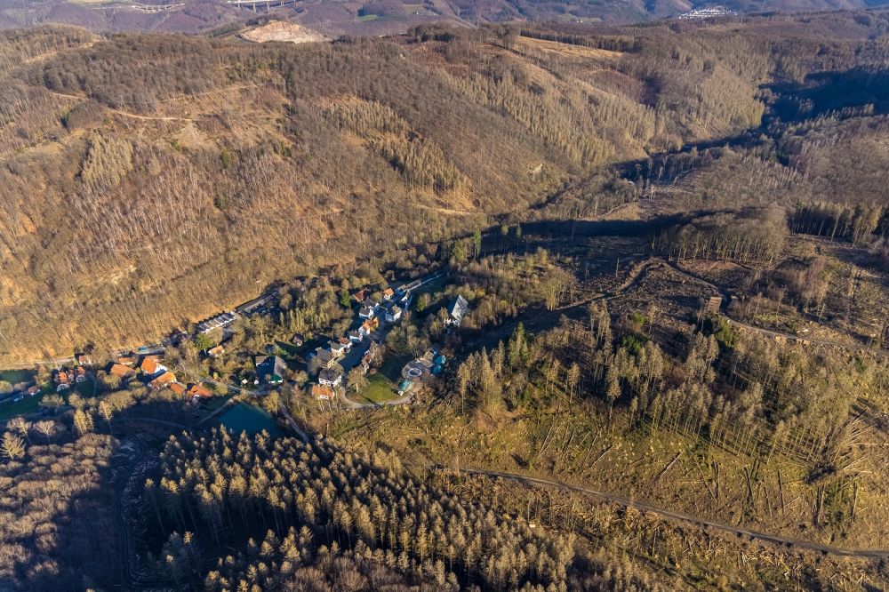 Luftaufnahme Hagen - Kahle Fläche eines gerodeten Waldbestandes am Ortskern im Ortsteil Dahl in Hagen im Bundesland Nordrhein-Westfalen, Deutschland