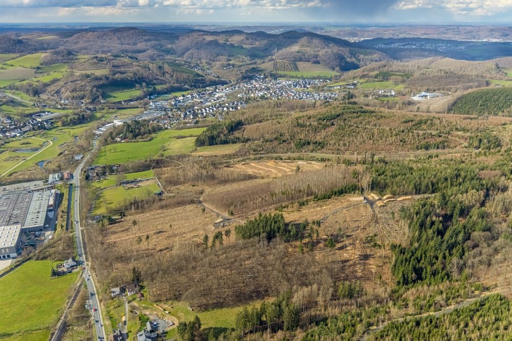 Luftbild Tiefenhagen - Kahle Fläche eines gerodeten Waldbestandes in Tiefenhagen im Bundesland Nordrhein-Westfalen, Deutschland