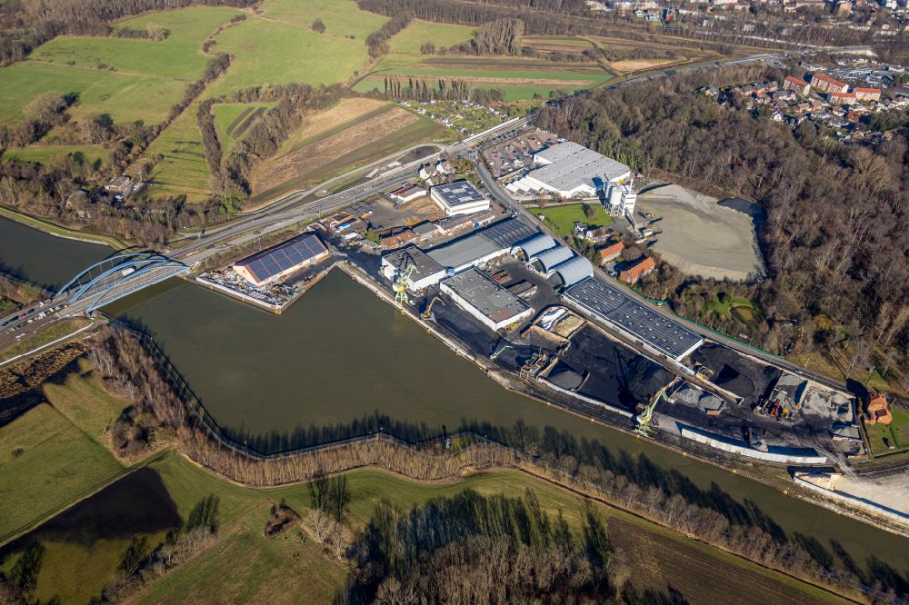 Luftbild Lünen - Kai und Hafenbecken des Binnenhafen am Datteln-Hamm-Kanal in Lünen im Bundesland Nordrhein-Westfalen, Deutschland
