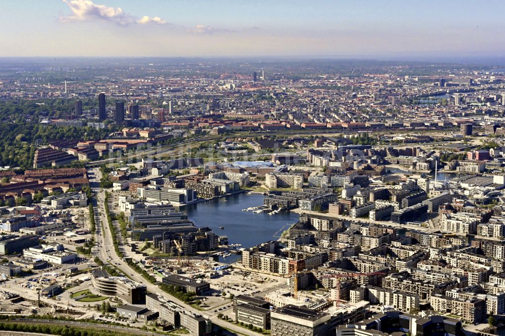Luftaufnahme Kopenhagen - Kai und Hafenbecken des Binnenhafen am Ufer der Teglværkshavnen in Kopenhagen, Dänemark
