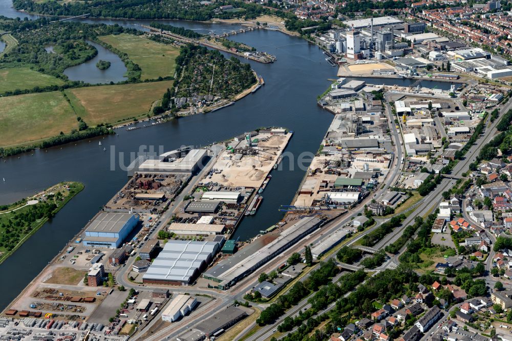 Luftbild Bremen - Kaianlagen und Schiffs- Anlegestellen am Hafenbecken des Binnenhafen an der Weser im Ortsteil Hemelingen in Bremen, Deutschland