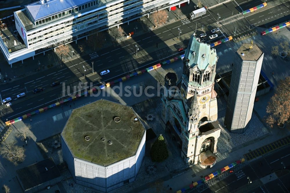Luftbild Berlin - Kaiser-Wilhelm- Gedächtniskirche am Breitscheidplatz in Berlin