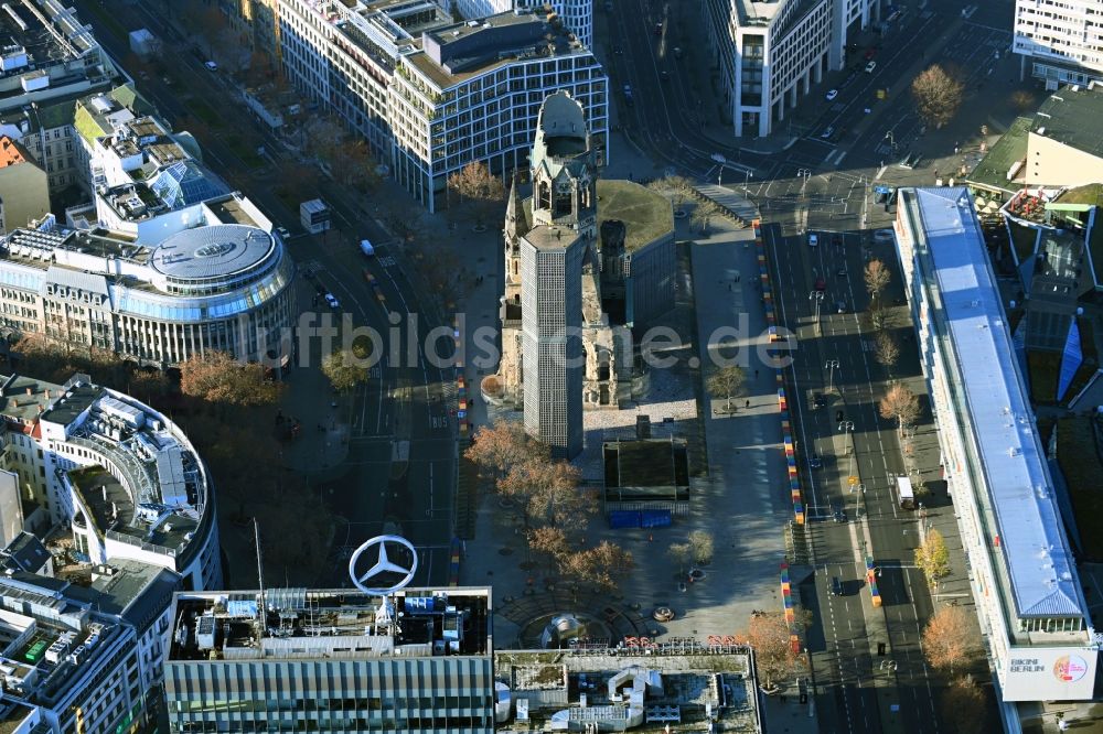 Berlin aus der Vogelperspektive: Kaiser-Wilhelm- Gedächtniskirche am Breitscheidplatz in Berlin