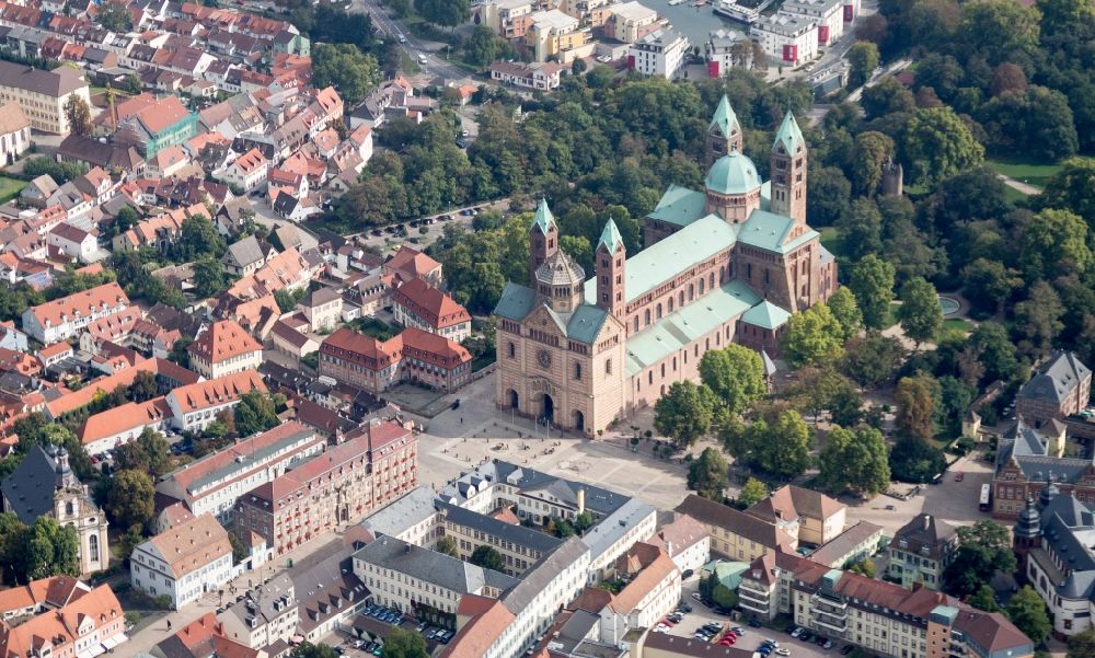 Speyer von oben - Kaiserdom zu Speyer im Bundesland Rheinland-Pfalz