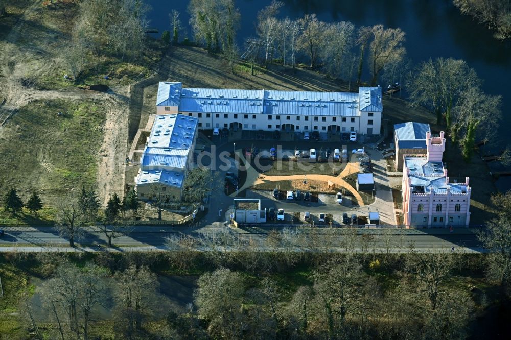 Luftaufnahme Potsdam - „Kaiservilla“ oder „Haus Nedlitz“ - Mehrfamilienhaus-Wohnanlage in Potsdam im Bundesland Brandenburg, Deutschland