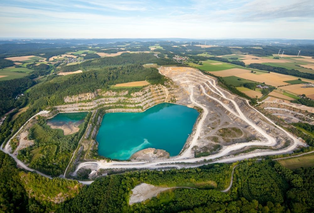 Balve aus der Vogelperspektive: Kalkstein- Tagebau in Balve im Bundesland Nordrhein-Westfalen