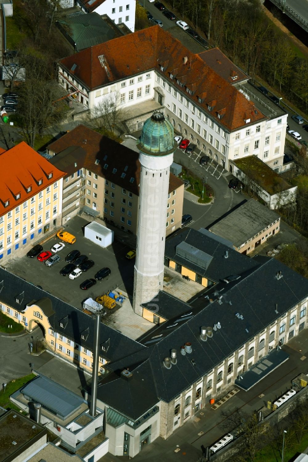 Würzburg aus der Vogelperspektive: Kamin des Universitätsklinikums in Würzburg im Bundesland Bayern, Deutschland