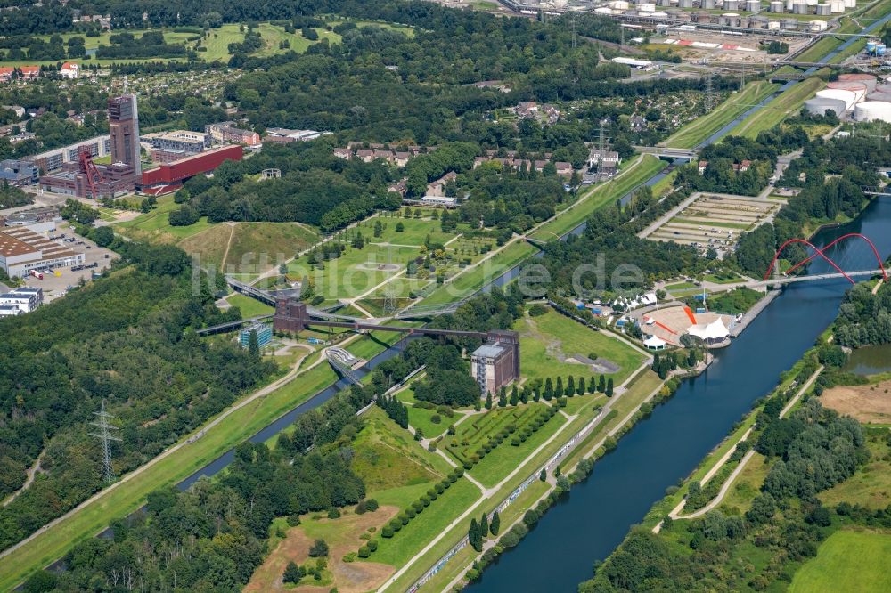 Luftbild Gelsenkirchen - Kanalverlauf des Rhein-Herne-Kanal und parallel dazu der Flussverlauf der Emscher in Gelsenkirchen im Bundesland Nordrhein-Westfalen, Deutschland