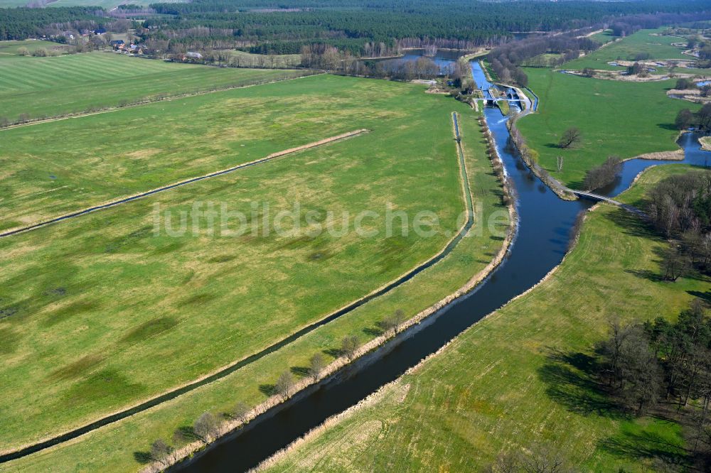 Luftbild Fresenbrügge - Kanalverlauf und Uferbereiche des Verbindungskanales MEW Müritz- Elde- Wasserstraße in Fresenbrügge im Bundesland Mecklenburg-Vorpommern, Deutschland
