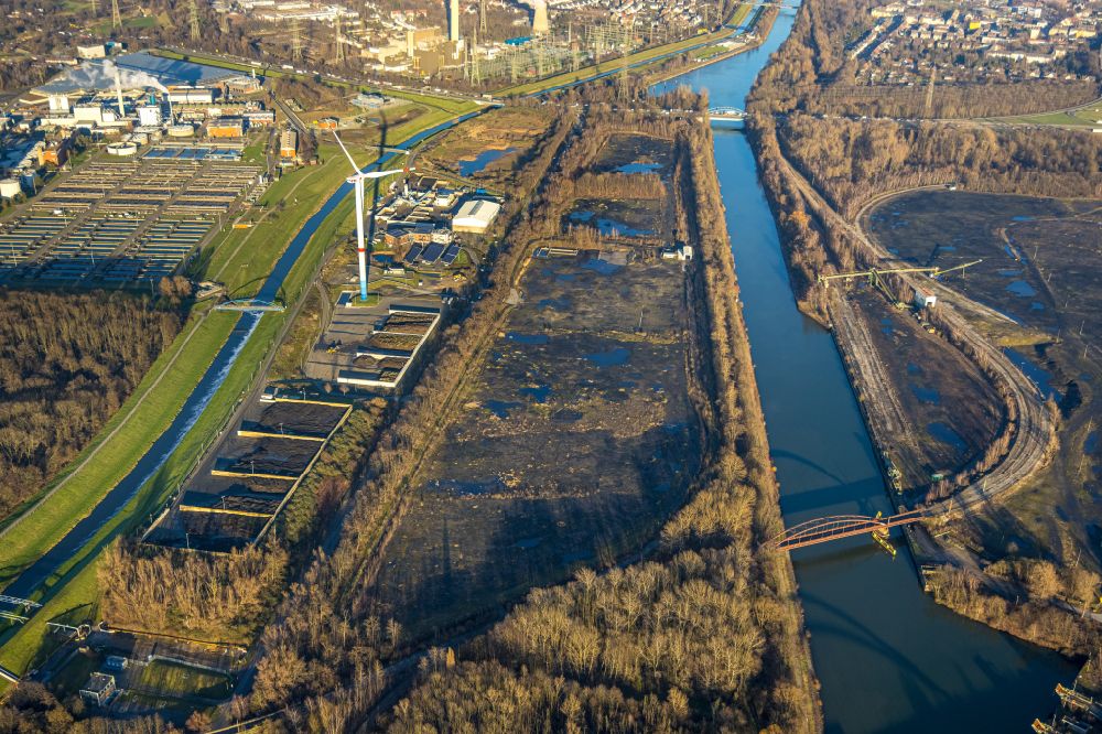 Luftbild Essen - Kanalverlauf und Uferbereiche des Verbindungskanales Rhein-Herne Kanal in Essen im Bundesland Nordrhein-Westfalen, Deutschland