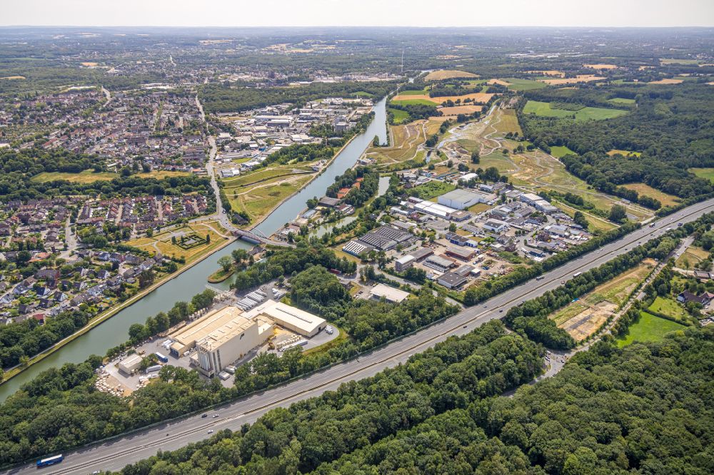 Habinghorst aus der Vogelperspektive: Kanalverlauf und Uferbereiche des Verbindungskanales Rhein-Herne-Kanal in Habinghorst im Bundesland Nordrhein-Westfalen, Deutschland