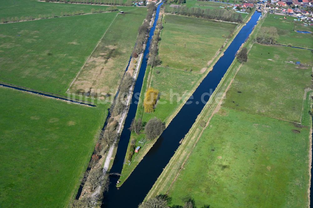Banzkow aus der Vogelperspektive: Kanalverlauf und Uferbereiche des Verbindungskanales Störkanal - Wasserstraße in Banzkow im Bundesland Mecklenburg-Vorpommern, Deutschland