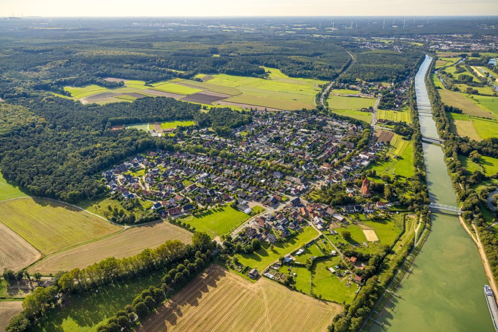Luftbild Flaesheim - Kanalverlauf und Uferbereiche der Wasserstraße der Binnenschiffahrt am Wesel-Datteln-Kanal in Flaesheim im Bundesland Nordrhein-Westfalen, Deutschland