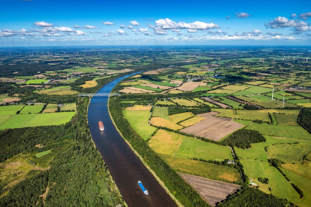 Grünental aus der Vogelperspektive: Kanalverlauf der Wasserstraße der Binnenschiffahrt Nord-Ostsee-Kanal in Grünental im Bundesland Schleswig-Holstein, Deutschland