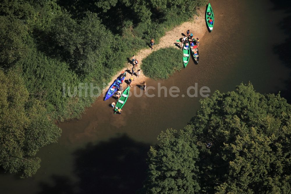 Luftaufnahme Sigmaringen - Kanufahrt auf am Ufer der Donau bei Sigmaringen im Bundesland Baden-Württemberg
