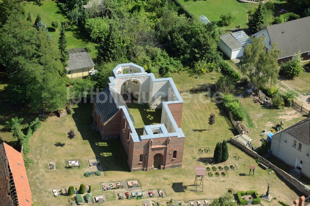 Luftbild Schönfließ - Kapelle auf dem Gelände des Friedhofes in Schönfließ im Bundesland Brandenburg