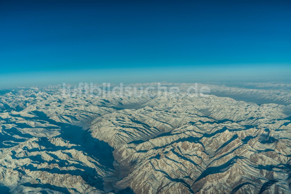 Karakoram von oben - Karakoram Berg- und Tal Landschaft in Pakistan,