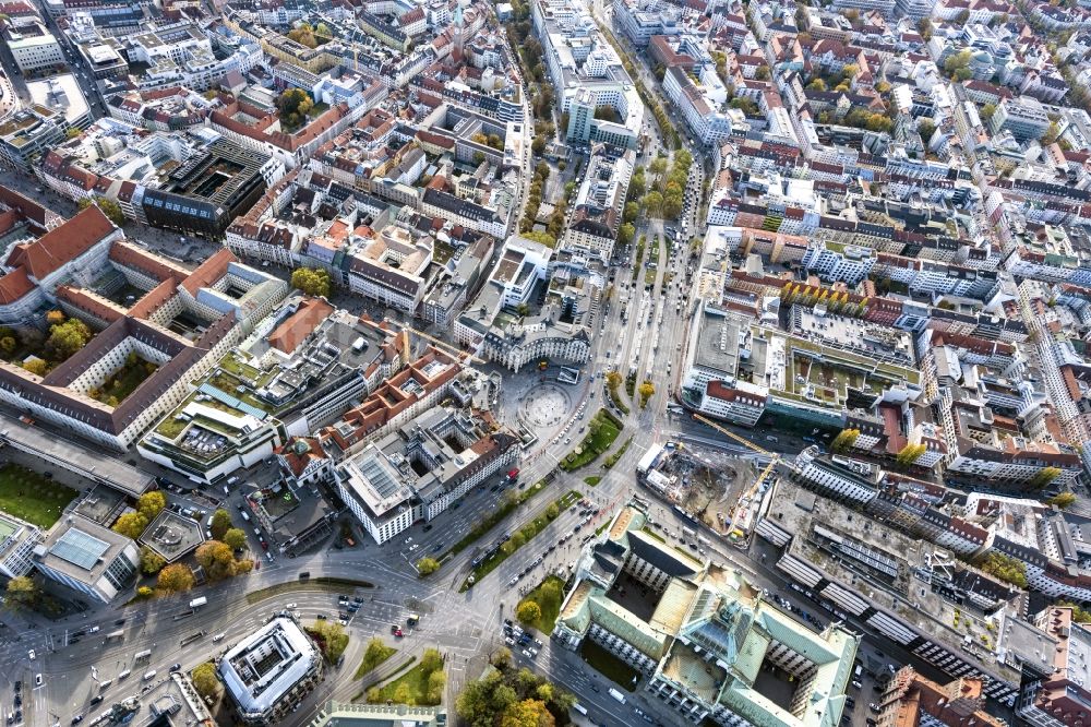 München aus der Vogelperspektive: Karlsplatz - Stachus in der Innenstadt von München im Bundesland Bayern