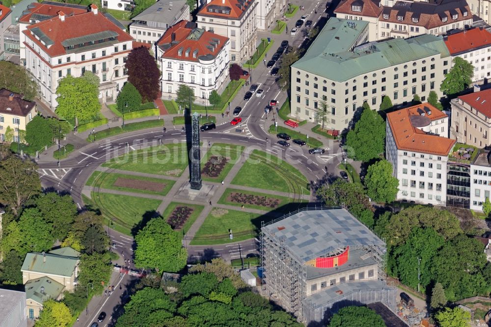 Luftbild München - Karolinenplatz mit Obelisken in München Maxvorstadt im Bundesland Bayern