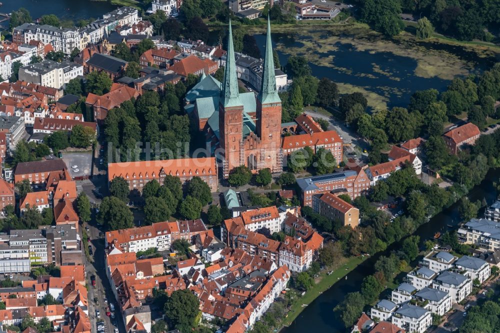 Lübeck von oben - Kathedrale am Mühlendamm in Lübeck im Bundesland Schleswig-Holstein, Deutschland