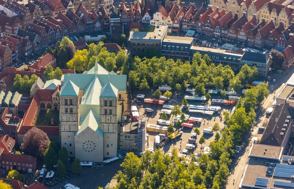 Münster von oben - Kathedrale St.-Paulus-Dom in Münster im Bundesland Nordrhein-Westfalen
