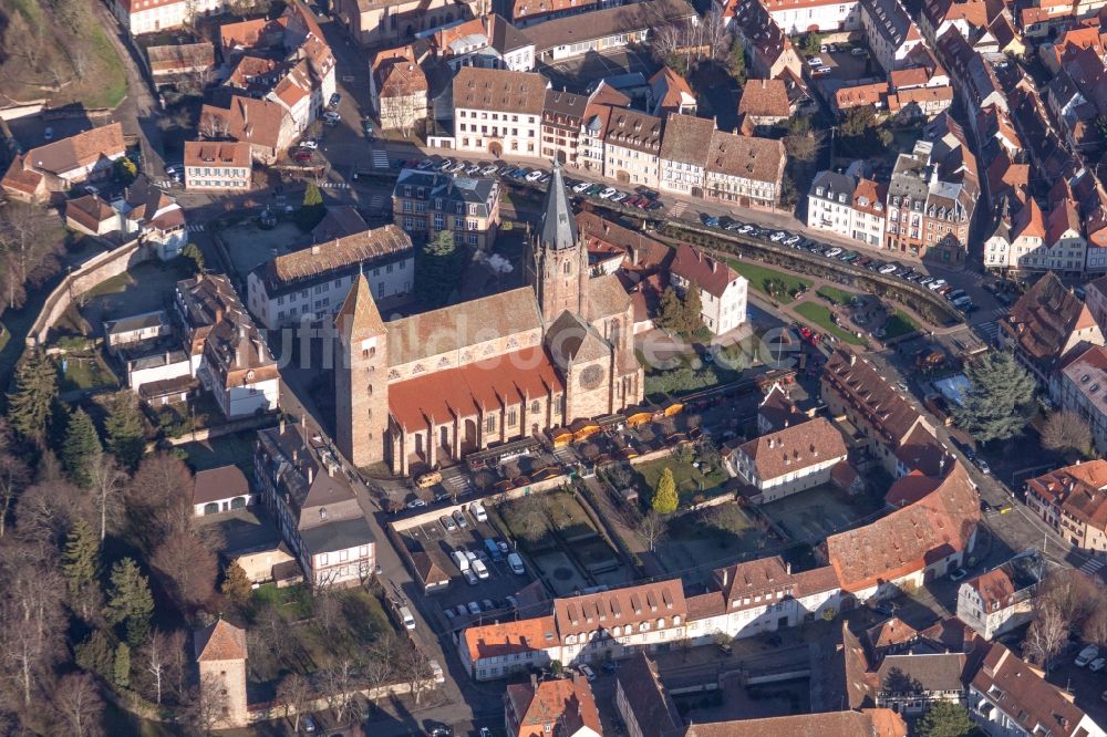 Luftaufnahme Wissembourg - Kathedrale Saints-Pierre et Paul in Wissembourg in Alsace-Champagne-Ardenne-Lorraine, Frankreich