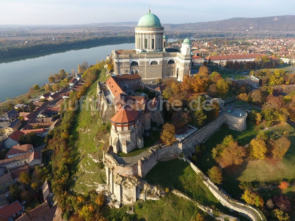 Luftaufnahme Esztergom - Kathedrale Sankt-Adalbert-Kathedrale in Esztergom in Komarom-Esztergom, Ungarn