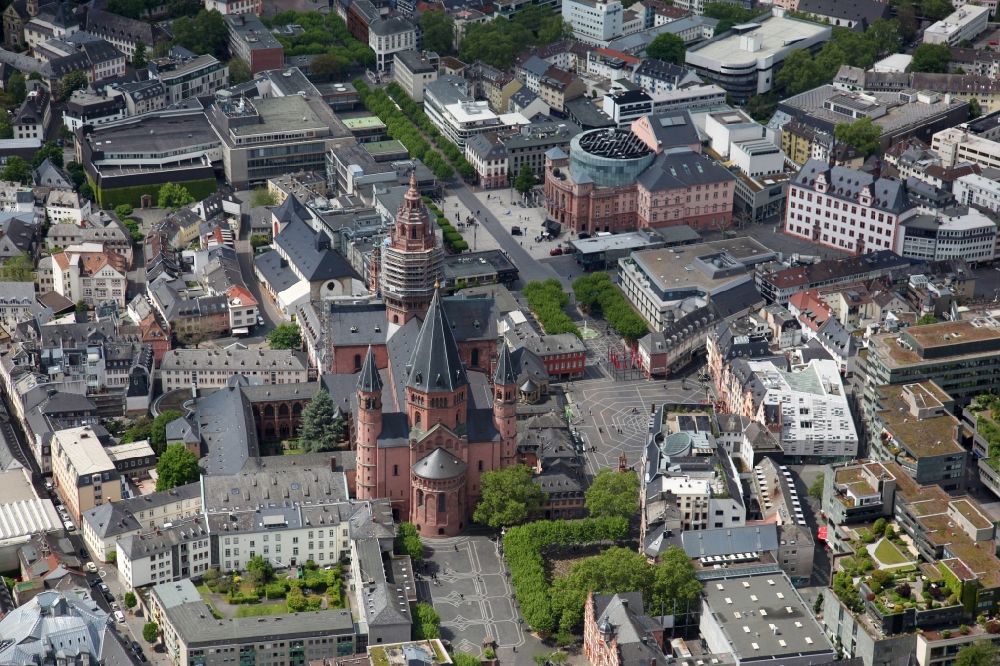 Luftaufnahme Mainz - Kathedrale Sankt Martin in Mainz im Bundesland Rheinland-Pfalz, Deutschland