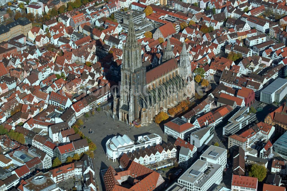Luftbild Ulm - Kathedrale Ulmer Münster am Münsterplatz in Ulm im Bundesland Baden-Württemberg